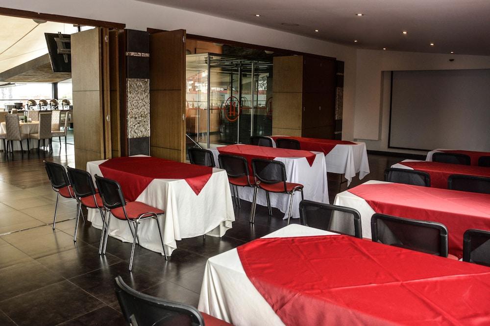 Zi One Luxury Hotel Pereira Luaran gambar
